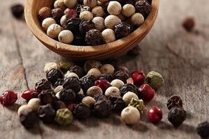 Giá tiêu hôm nay 21/10: Thị trường trong nước đồng loạt biến động nhẹ