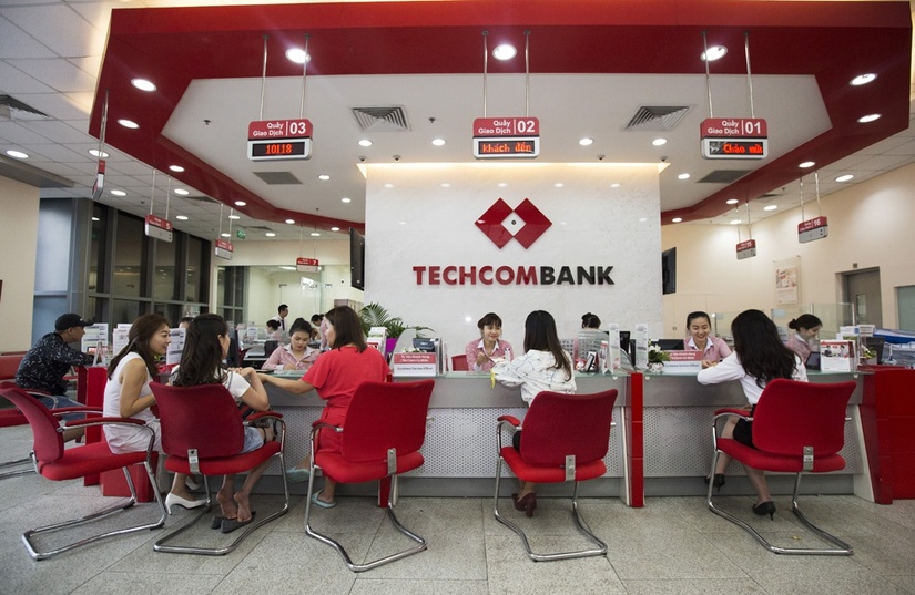 Lợi nhuận sau thuế của Techcombank giảm hơn 8%, nợ xấu tăng hơn 140%