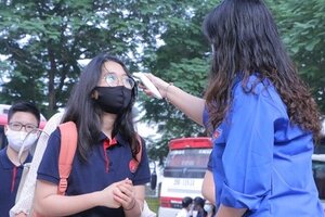 Tiêm phòng Covid-19 cho nhóm 12-17 tuổi: Nếu không tiêm học sinh có được đến trường?