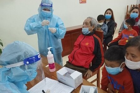 Gần 1500 giáo viên ở Phú Thọ tình nguyện tham gia lấy mẫu xét nghiệm Covid-19