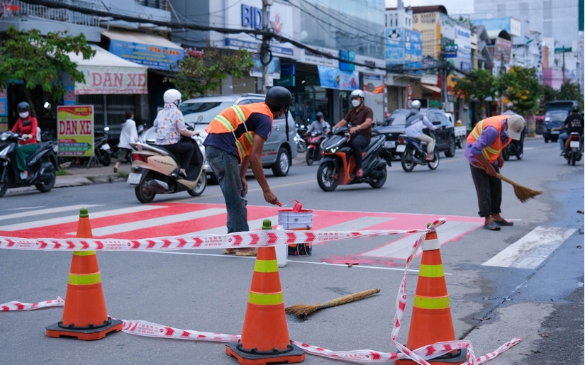  Cần Thơ thí điểm “Thảm an toàn cho học sinh qua đường” trước cổng trường học