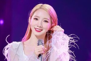 Người đẹp đình đám Cbiz bị lộ tin nhắn "nhạy cảm" là ai?