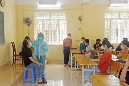 Vĩnh Phúc: Học sinh một số nơi tại Phúc Yên chuyển sang học trực tuyến