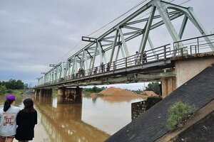 Tìm kiếm nữ sinh lớp 8 mất tích, nghi nhảy cầu tự tử