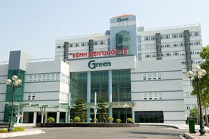 Bé 2 tuổi rơi từ tầng 9 Bệnh viện quốc tế Green xuống đất tử vong