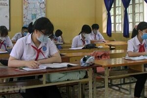 Dịch Covid-19 khó lường, học sinh 18 huyện, thị xã ở Hà Nội đi học lại thế nào?