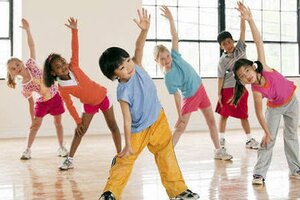 BS Bệnh viện Việt Đức chia sẻ 7 lưu ý giúp trẻ phát triển tối ưu chiều cao  