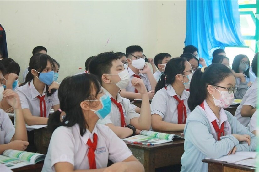  Hà Nội:Học sinh khối nào tiêm xong, tổ chức cho khối đó đi học