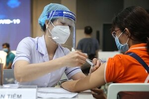 Đề xuất sớm hoàn thành tiêm 2 mũi vắc xin cho giáo viên và học sinh