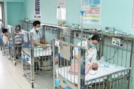 Cảnh báo trẻ bị nhiễm virus hợp bào hô hấp nguy hiểm đang gia tăng