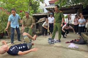 Hậu trường cảnh ăn vạ của 'Chí Phèo' hiện đại Doãn Quốc Đam trong phim 'Phố trong làng'