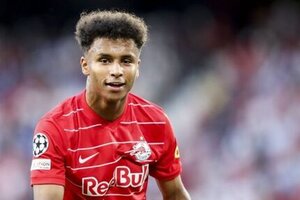 Barca bán ngôi sao để có tiền chiêu mộ tiền đạo trẻ 19 tuổi?