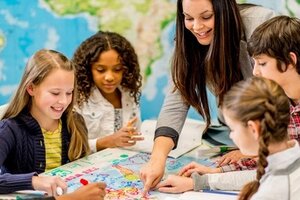 Trường học các nước làm gì để học sinh hạnh phúc?