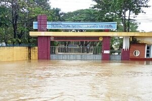 Bình Định: Mưa lũ lên nhanh, hơn 66.000 học sinh không thể đến trường