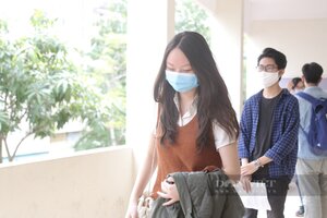 Tuyển sinh năm 2022: Phụ huynh lo con học online thua thiệt so với các bạn học trực tiếp