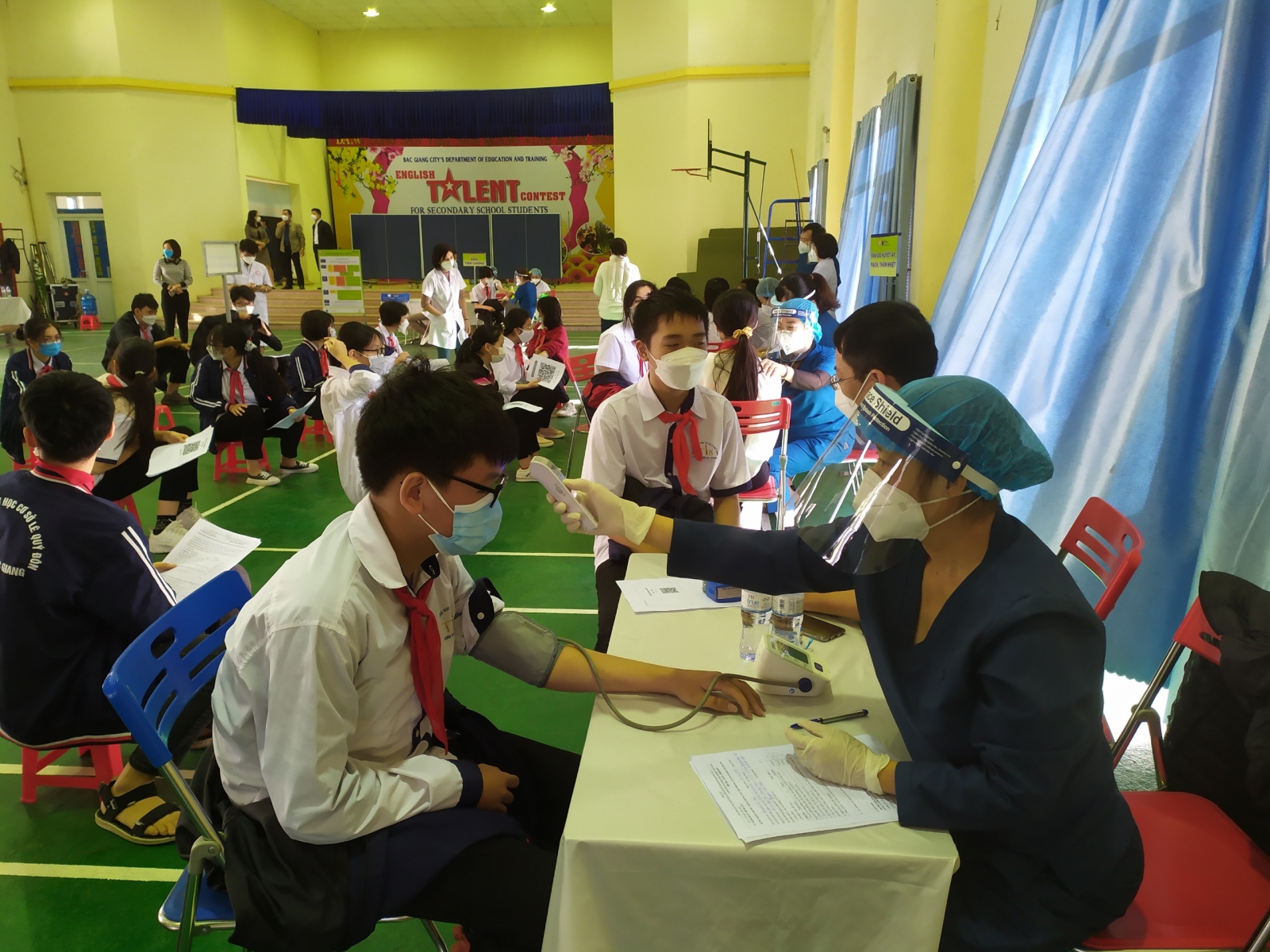 Bắc Giang: Triển khai tiêm mũi 1 vắc xin phòng dịch Covid-19 cho học sinh THCS