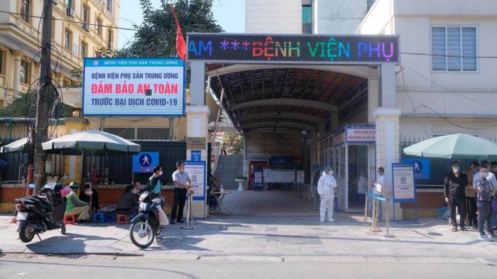 Phát hiện chùm 22 ca test nhanh dương tính, Hà Nội tạm phong toả toà BC BV Phụ sản TW