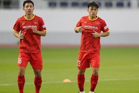 Cầu thủ thay thế Hùng Dũng trở lại đội tuyển Việt Nam