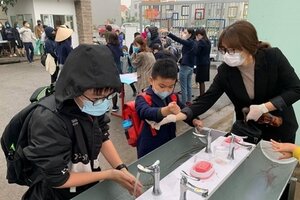 Học sinh lớp 1 ở Đà Nẵng trở lại học trực tuyến sau 5 ngày đến trường