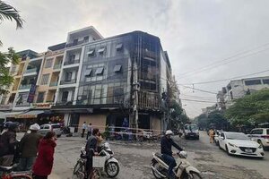 Thanh Hóa: Phòng khám nha khoa cháy lớn, nhiều tài sản bị thiêu rụi