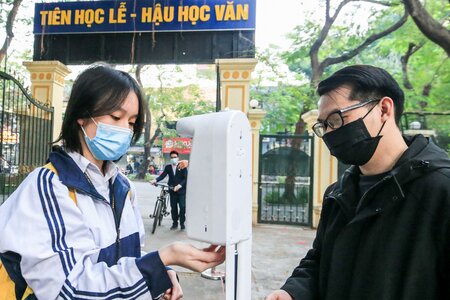 Thêm một quận ở Hà Nội dừng cho học sinh lớp 12 đến trường học trực tiếp