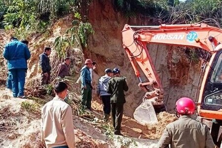 Sạt lở đất ở Nghệ An khiến 5 cháu nhỏ thương vong