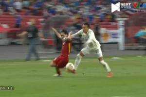 Trưởng ban trọng tài Văn Hiền: ‘Thủ môn Thái Lan xứng đáng nhận thẻ đỏ’