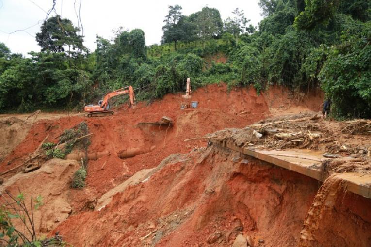 Sạt lở đất ở Tuyên Quang khiến 3 học sinh tiểu học tử vong