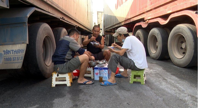 Quảng Ninh lên kế hoạch 'giải cứu' hơn 1.500 container bị ùn ứ tại Móng Cái