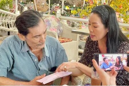 Thương Tín lại gây bức xúc khi tiếp tục chỉ trích Trịnh Kim Chi