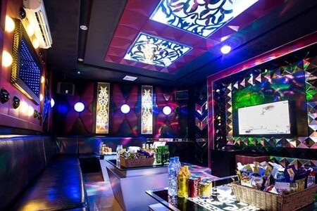TP.HCM đề xuất mở lại karaoke, vũ trường và câu lạc bộ khiêu vũ 