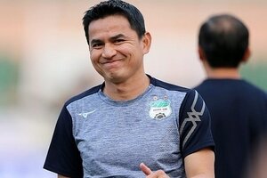 LĐBĐ Malaysia muốn chiêu mộ HLV Kiatisak của HAGL?