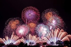 Bộ Văn hóa đề xuất tạm dừng bắn pháo hoa, tổ chức lễ hội dịp Tết