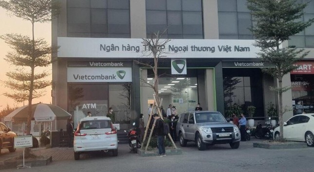 Truy bắt kẻ nổ súng uy hiếp nhân viên ngân hàng, cướp tiền ở Hải Phòng