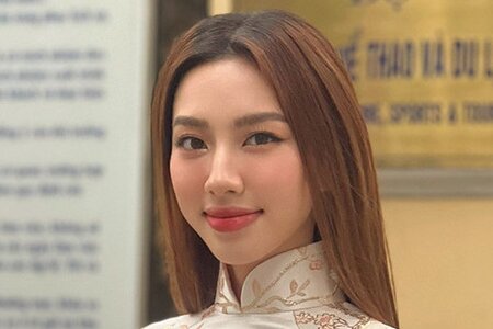 Hoa hậu Thùy Tiên rạng rỡ trong ngày về sau một tháng đăng quang