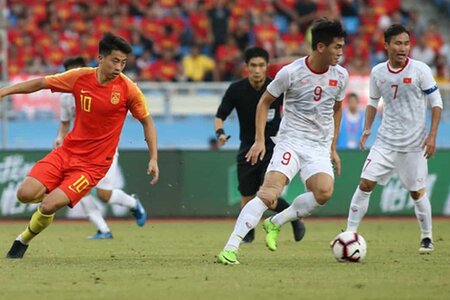 Đội tuyển Trung Quốc 'đau đầu' vì cầu thủ nhập tịch