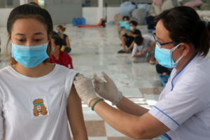 Hà Nội yêu cầu sẵn sàng tiêm vaccine Covid-19 cho trẻ từ 5-12 tuổi