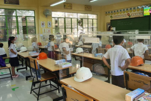 Thêm học sinh ở thủ đô Philippines được tới trường sau 2 năm học trực tuyến