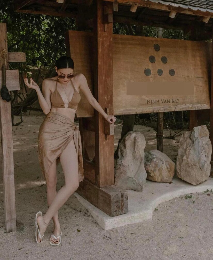 Hồ Ngọc Hà diện bikini khoe đường cong nóng bỏng ở tuổi U40
