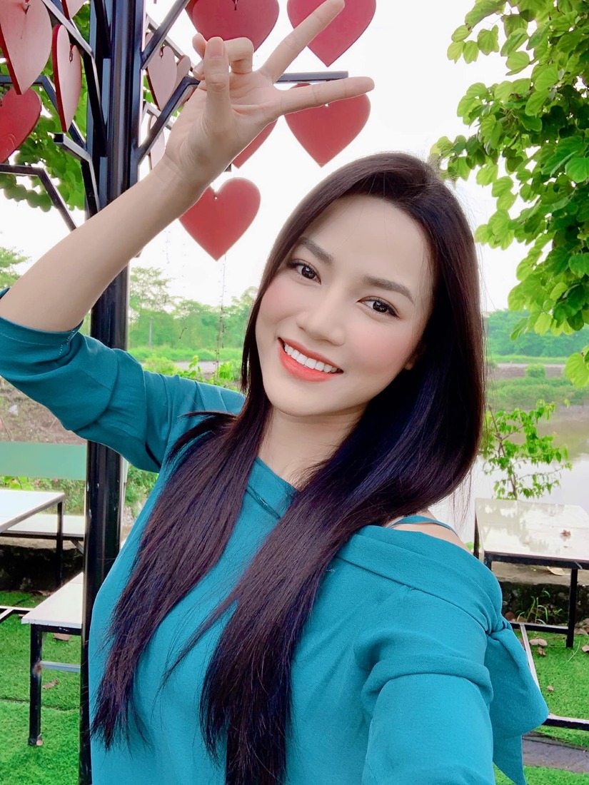 Nhan sắc nữ chính phim Lối về miền hoa