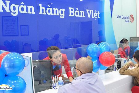 Nhân viên ngân hàng nào được chi đậm nhất?