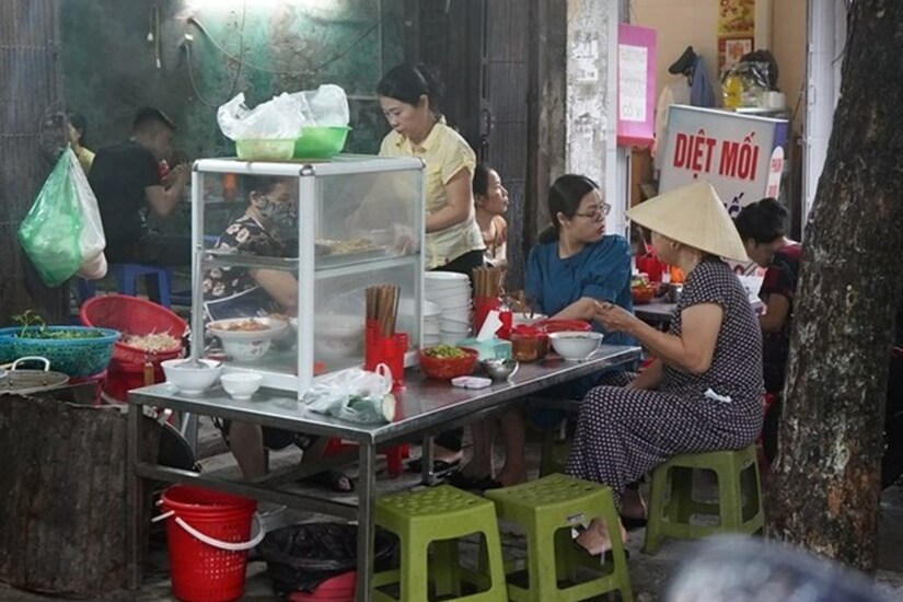 Hàng quán ở Ninh Giang (Hải Dương) dừng phục vụ tại chỗ từ 12h 17/2