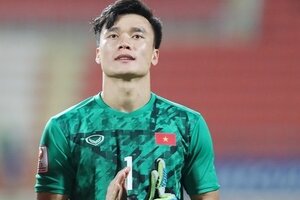 Bùi Tiến Dũng và đồng đội đón tin vui trước mùa giải mới