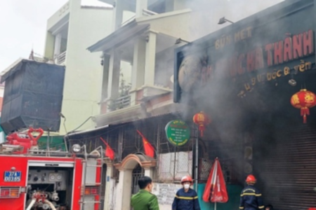 Cháy lớn tại quán bún mẹt ở Nghệ An, một phụ nữ tử vong