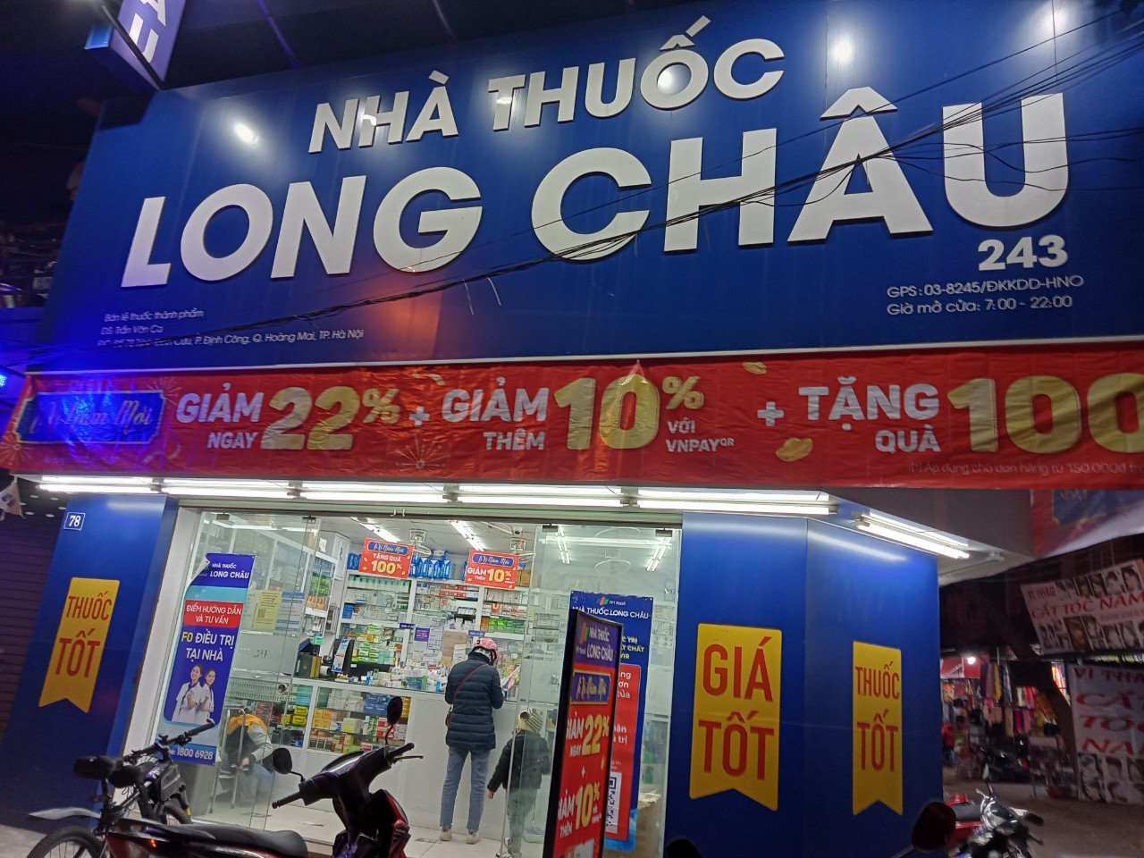 Ngày đầu bán thuốc chữa Covid-19: Người dân Hà Nội vẫn rất thận trọng