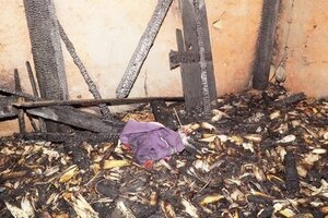 Lào Cai: Căn nhà gỗ cháy lớn trong đêm, cháu bé 5 tuổi tử vong 