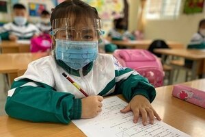 Đề xuất toàn bộ học sinh lớp 1-6 ở Hà Nội học online