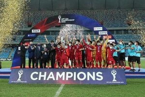 Chủ tịch nước Nguyễn Xuân Phúc biểu dương thành tích của U23 Việt Nam