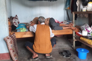 Chồng 93 tuổi đánh vợ 89 tuổi tử vong vì nghi vợ cho tiền ông hàng xóm