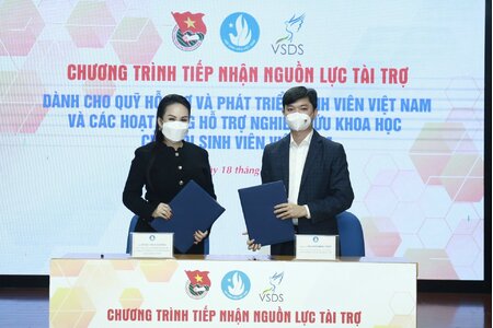 Bà Lê Nữ Thùy Dương hỗ trợ 20 tỷ cho Hội Sinh viên Việt Nam